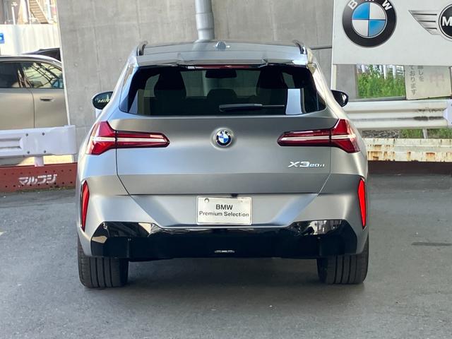 Ｘ３ ｘＤｒｉｖｅ　２０ｄ　マットカラー【正規認定中古車】【全国正規ディーラー保証付／２年・走行距離無制限】パノラマサンルーフ　ブラックレザースポーツシート　全席シートヒーター　ハーマンカードン　トップビュー　２０ＡＷ（3枚目）