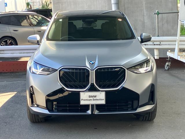 Ｘ３ ｘＤｒｉｖｅ　２０ｄ　マットカラー【正規認定中古車】【全国正規ディーラー保証付／２年・走行距離無制限】パノラマサンルーフ　ブラックレザースポーツシート　全席シートヒーター　ハーマンカードン　トップビュー　２０ＡＷ（6枚目）