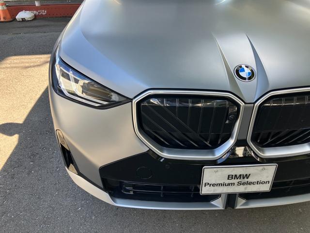 Ｘ３ ｘＤｒｉｖｅ　２０ｄ　マットカラー【正規認定中古車】【全国正規ディーラー保証付／２年・走行距離無制限】パノラマサンルーフ　ブラックレザースポーツシート　全席シートヒーター　ハーマンカードン　トップビュー　２０ＡＷ（8枚目）