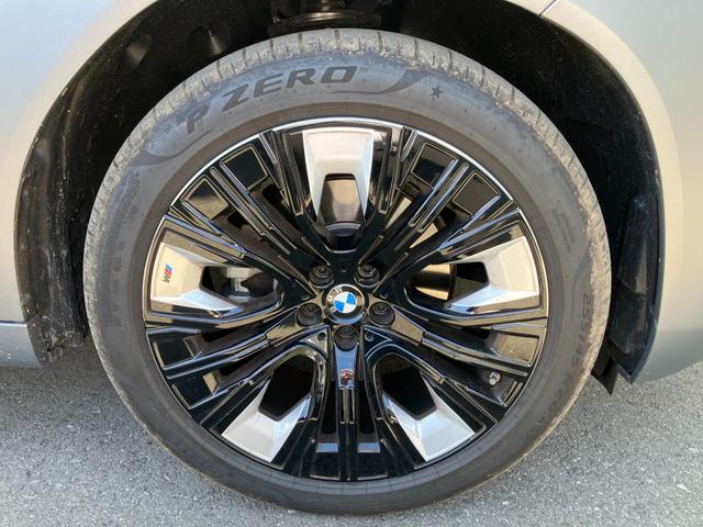 Ｘ３ ｘＤｒｉｖｅ　２０ｄ　マットカラー【正規認定中古車】【全国正規ディーラー保証付／２年・走行距離無制限】パノラマサンルーフ　ブラックレザースポーツシート　全席シートヒーター　ハーマンカードン　トップビュー　２０ＡＷ（11枚目）