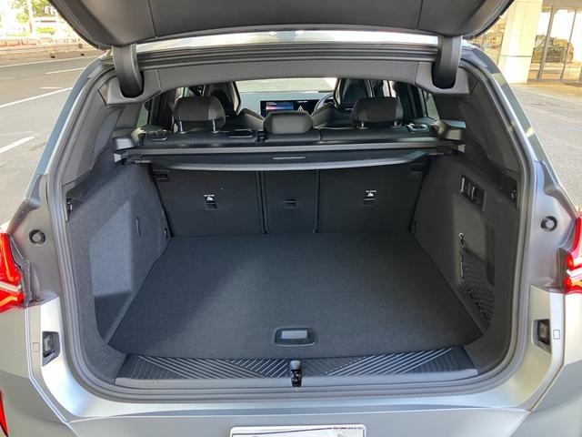 Ｘ３ ｘＤｒｉｖｅ　２０ｄ　マットカラー【正規認定中古車】【全国正規ディーラー保証付／２年・走行距離無制限】パノラマサンルーフ　ブラックレザースポーツシート　全席シートヒーター　ハーマンカードン　トップビュー　２０ＡＷ（18枚目）