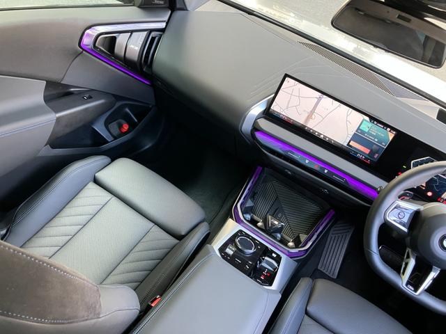 Ｘ３ ｘＤｒｉｖｅ　２０ｄ　マットカラー【正規認定中古車】【全国正規ディーラー保証付／２年・走行距離無制限】パノラマサンルーフ　ブラックレザースポーツシート　全席シートヒーター　ハーマンカードン　トップビュー　２０ＡＷ（36枚目）