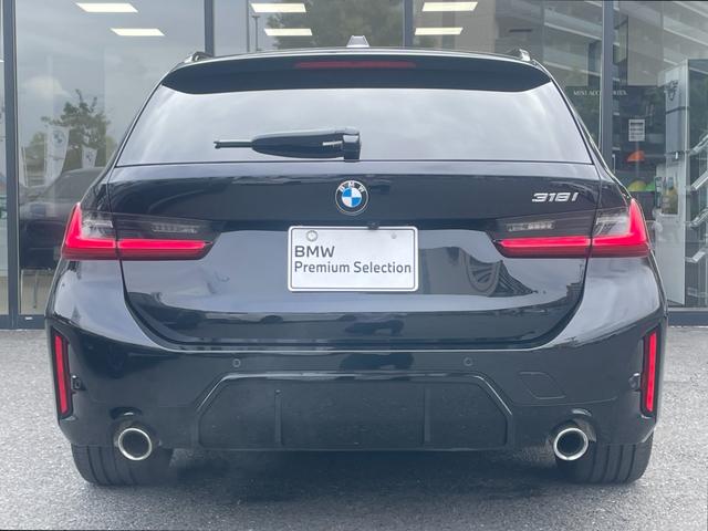 ３シリーズ ３１８ｉツーリング　Ｍスポーツ　【正規認定中古車】【全国正規ディーラー保証付／２年・走行距離無制限】トップビューカメラ　全方位センサー　シートヒーター　アンビエントライト　半革スポーツシート　パドルシフト　オートトランク　ＡＣＣ（8枚目）