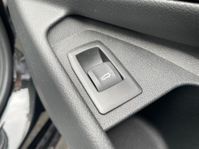 ３シリーズ ３１８ｉツーリング　Ｍスポーツ　【正規認定中古車】【全国正規ディーラー保証付／２年・走行距離無制限】トップビューカメラ　全方位センサー　シートヒーター　アンビエントライト　半革スポーツシート　パドルシフト　オートトランク　ＡＣＣ（41枚目）