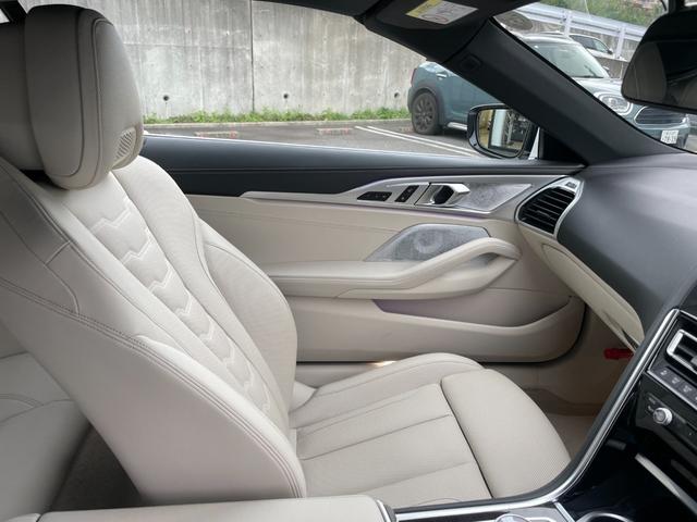 ８シリーズ Ｍ８５０ｉ　ｘＤｒｉｖｅカブリオレ　【正規認定中古車】【全国正規ディーラー保証付／２年・走行距離無制限】弊社下取り　Ｂｏｗｅｒｓ　＆　Ｗｉｌｋｉｎｓ　ホワイトレザースポーツシート　シートヒーター　ベンチレーション　レーザーヘッドライト（6枚目）