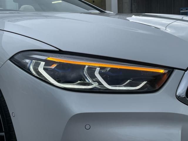 ８シリーズ Ｍ８５０ｉ　ｘＤｒｉｖｅカブリオレ　【正規認定中古車】【全国正規ディーラー保証付／２年・走行距離無制限】弊社下取り　Ｂｏｗｅｒｓ　＆　Ｗｉｌｋｉｎｓ　ホワイトレザースポーツシート　シートヒーター　ベンチレーション　レーザーヘッドライト（13枚目）