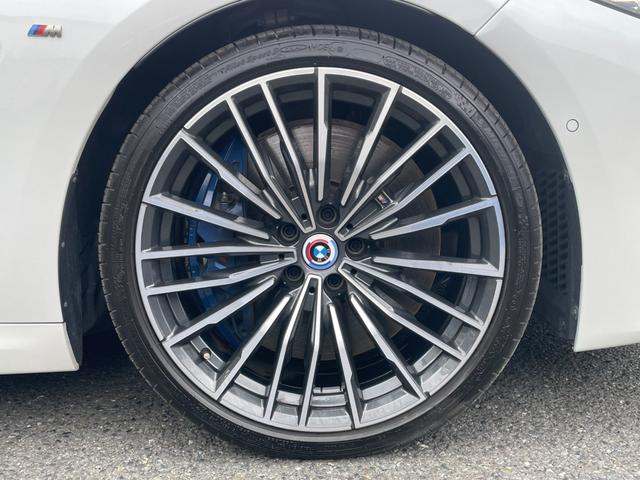 ８シリーズ Ｍ８５０ｉ　ｘＤｒｉｖｅカブリオレ　【正規認定中古車】【全国正規ディーラー保証付／２年・走行距離無制限】弊社下取り　Ｂｏｗｅｒｓ　＆　Ｗｉｌｋｉｎｓ　ホワイトレザースポーツシート　シートヒーター　ベンチレーション　レーザーヘッドライト（14枚目）