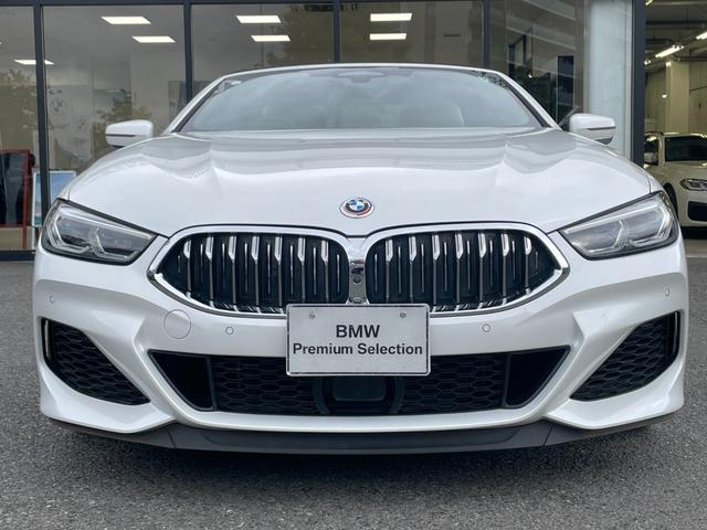 ８シリーズ Ｍ８５０ｉ　ｘＤｒｉｖｅカブリオレ　【正規認定中古車】【全国正規ディーラー保証付／２年・走行距離無制限】弊社下取り　Ｂｏｗｅｒｓ　＆　Ｗｉｌｋｉｎｓ　ホワイトレザースポーツシート　シートヒーター　ベンチレーション　レーザーヘッドライト（23枚目）