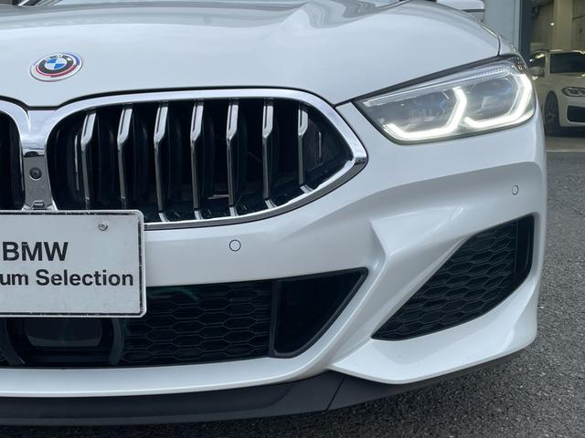 ８シリーズ Ｍ８５０ｉ　ｘＤｒｉｖｅカブリオレ　【正規認定中古車】【全国正規ディーラー保証付／２年・走行距離無制限】弊社下取り　Ｂｏｗｅｒｓ　＆　Ｗｉｌｋｉｎｓ　ホワイトレザースポーツシート　シートヒーター　ベンチレーション　レーザーヘッドライト（25枚目）