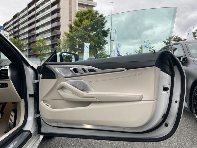 ８シリーズ Ｍ８５０ｉ　ｘＤｒｉｖｅカブリオレ　【正規認定中古車】【全国正規ディーラー保証付／２年・走行距離無制限】弊社下取り　Ｂｏｗｅｒｓ　＆　Ｗｉｌｋｉｎｓ　ホワイトレザースポーツシート　シートヒーター　ベンチレーション　レーザーヘッドライト（39枚目）