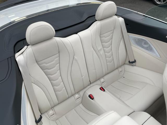 ８シリーズ Ｍ８５０ｉ　ｘＤｒｉｖｅカブリオレ　【正規認定中古車】【全国正規ディーラー保証付／２年・走行距離無制限】弊社下取り　Ｂｏｗｅｒｓ　＆　Ｗｉｌｋｉｎｓ　ホワイトレザースポーツシート　シートヒーター　ベンチレーション　レーザーヘッドライト（50枚目）