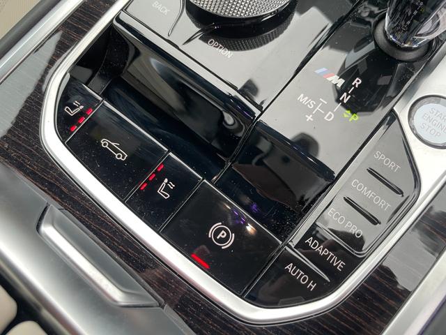 ８シリーズ Ｍ８５０ｉ　ｘＤｒｉｖｅカブリオレ　【正規認定中古車】【全国正規ディーラー保証付／２年・走行距離無制限】弊社下取り　Ｂｏｗｅｒｓ　＆　Ｗｉｌｋｉｎｓ　ホワイトレザースポーツシート　シートヒーター　ベンチレーション　レーザーヘッドライト（58枚目）