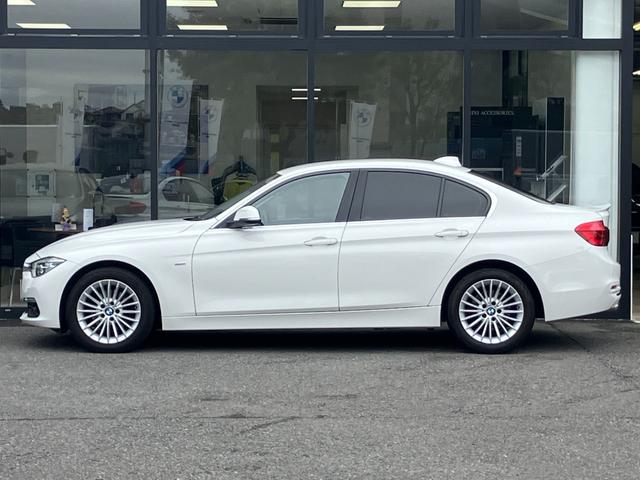 ３シリーズ 　【正規認定中古車】【全国正規ディーラー保証付／１年・走行距離無制限】１７ＡＷ　ＬＥＤ　コンフォートアクセス　バックカメラ　黒革Ｐシート　シートヒーター　ＡＣＣ　ＭＦＳ　インテリジェントセーフティー（6枚目）