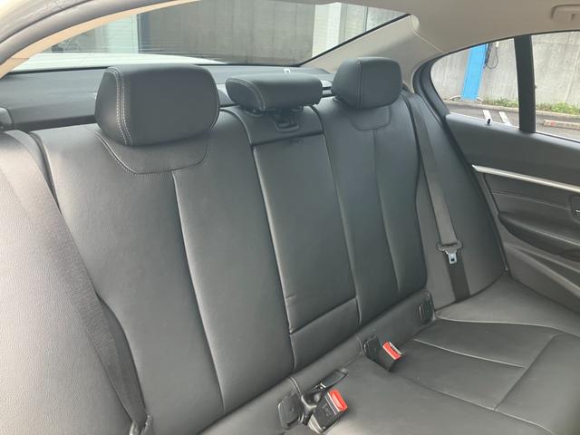 ３シリーズ 　【正規認定中古車】【全国正規ディーラー保証付／１年・走行距離無制限】１７ＡＷ　ＬＥＤ　コンフォートアクセス　バックカメラ　黒革Ｐシート　シートヒーター　ＡＣＣ　ＭＦＳ　インテリジェントセーフティー（30枚目）