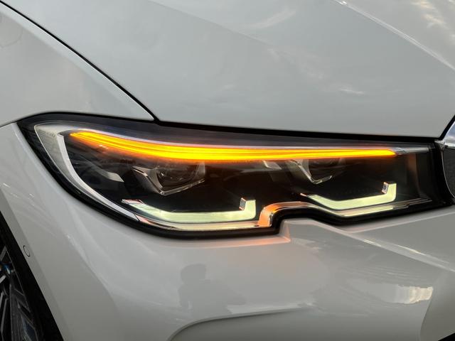 3シリーズ 320d xDrive Mスポーツ 【正規認定中古車】【全国正規ディーラー保証付/2年・走行距離無制限】コンフォートパッケージ パーキングアシストプラス アンビエントライト ACC 電動トランク トップビューカメラ 後退アシスト(14枚目)