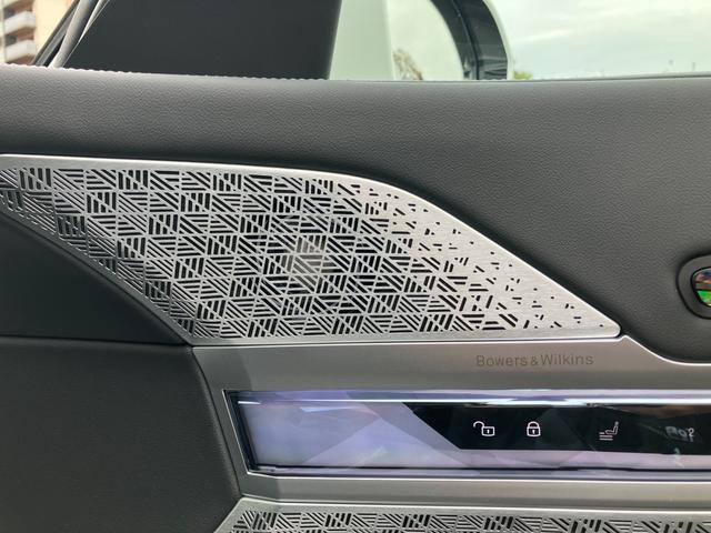 7シリーズ 740d xDrive エクセレンス 【正規認定中古車】【全国正規ディーラー保証付/2年・走行距離無制限】エグゼクティブラウンジシート B&Wスピーカー ガラスサンルーフ 全席シートヒーター 全席ベンチレーション アクティブシート(10枚目)