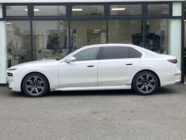 7シリーズ 740d xDrive エクセレンス 【正規認定中古車】【全国正規ディーラー保証付/2年・走行距離無制限】エグゼクティブラウンジシート B&Wスピーカー ガラスサンルーフ 全席シートヒーター 全席ベンチレーション アクティブシート(14枚目)