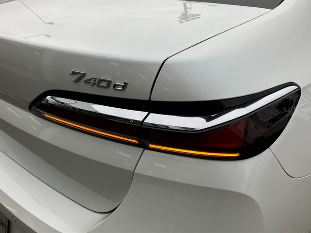 7シリーズ 740d xDrive エクセレンス 【正規認定中古車】【全国正規ディーラー保証付/2年・走行距離無制限】エグゼクティブラウンジシート B&Wスピーカー ガラスサンルーフ 全席シートヒーター 全席ベンチレーション アクティブシート(27枚目)