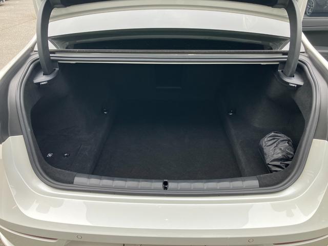 7シリーズ 740d xDrive エクセレンス 【正規認定中古車】【全国正規ディーラー保証付/2年・走行距離無制限】エグゼクティブラウンジシート B&Wスピーカー ガラスサンルーフ 全席シートヒーター 全席ベンチレーション アクティブシート(30枚目)