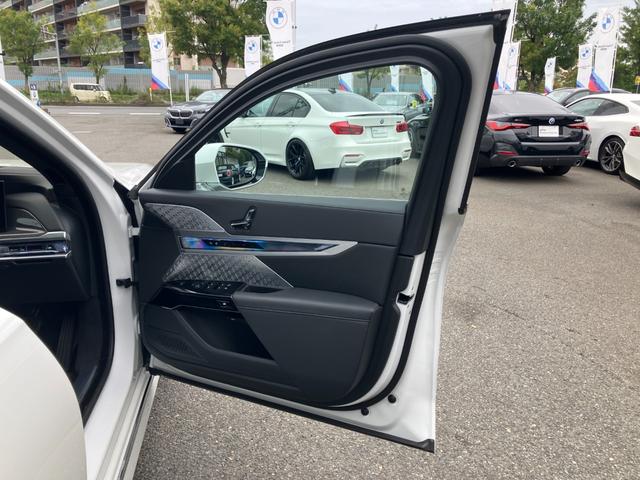 7シリーズ 740d xDrive エクセレンス 【正規認定中古車】【全国正規ディーラー保証付/2年・走行距離無制限】エグゼクティブラウンジシート B&Wスピーカー ガラスサンルーフ 全席シートヒーター 全席ベンチレーション アクティブシート(34枚目)