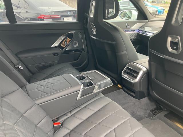 7シリーズ 740d xDrive エクセレンス 【正規認定中古車】【全国正規ディーラー保証付/2年・走行距離無制限】エグゼクティブラウンジシート B&Wスピーカー ガラスサンルーフ 全席シートヒーター 全席ベンチレーション アクティブシート(42枚目)