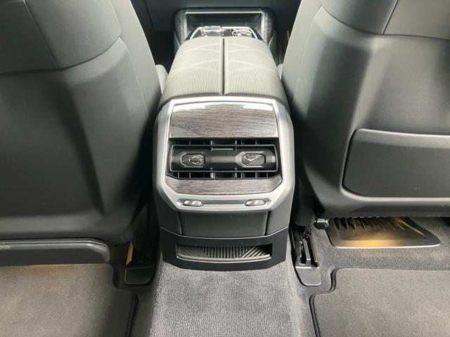 7シリーズ 740d xDrive エクセレンス 【正規認定中古車】【全国正規ディーラー保証付/2年・走行距離無制限】エグゼクティブラウンジシート B&Wスピーカー ガラスサンルーフ 全席シートヒーター 全席ベンチレーション アクティブシート(43枚目)