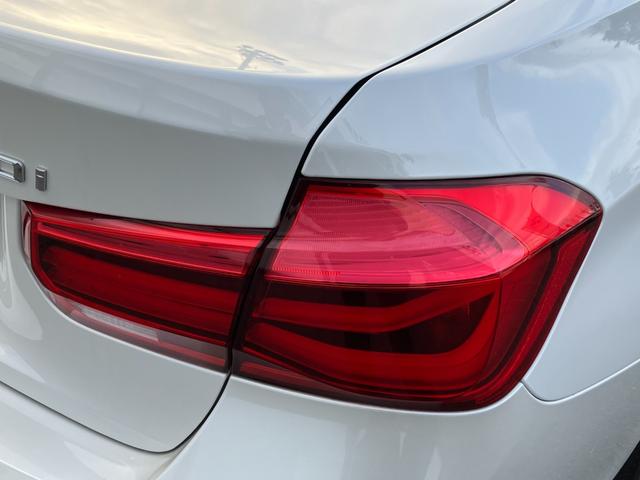 ３シリーズ ３２０ｉラグジュアリー　【正規認定中古車】【全国正規ディーラー保証付／１年・走行距離無制限】１７ＡＷ　ＬＥＤ　コンフォートアクセス　ＡＣＣ　ＭＦＳ　茶革電動シート　シートヒーター　バックカメラ　後方ＰＤＣ　ＳＯＳ（20枚目）