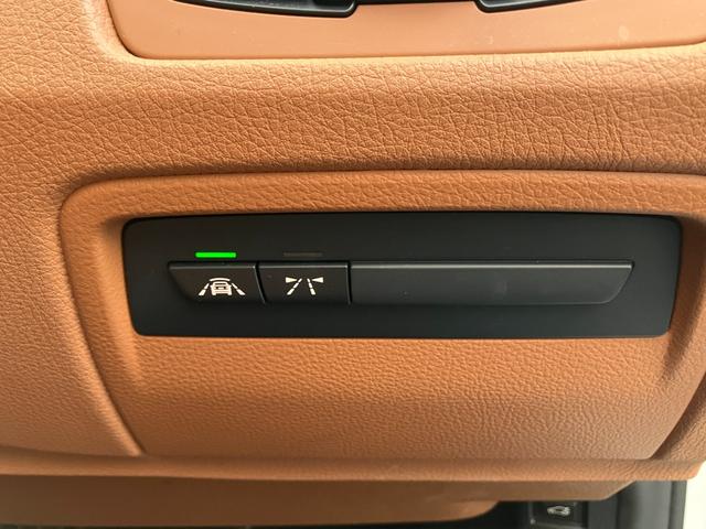 ３シリーズ ３２０ｉラグジュアリー　【正規認定中古車】【全国正規ディーラー保証付／１年・走行距離無制限】１７ＡＷ　ＬＥＤ　コンフォートアクセス　ＡＣＣ　ＭＦＳ　茶革電動シート　シートヒーター　バックカメラ　後方ＰＤＣ　ＳＯＳ（28枚目）