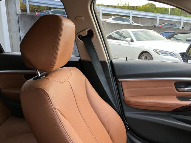 ３シリーズ ３２０ｉラグジュアリー　【正規認定中古車】【全国正規ディーラー保証付／１年・走行距離無制限】１７ＡＷ　ＬＥＤ　コンフォートアクセス　ＡＣＣ　ＭＦＳ　茶革電動シート　シートヒーター　バックカメラ　後方ＰＤＣ　ＳＯＳ（52枚目）
