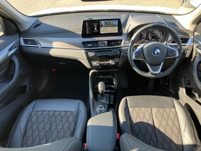 Ｘ１ ｓＤｒｉｖｅ　１８ｉ　ｘライン　【正規認定中古車】【全国正規ディーラー保証付／２年・走行距離無制限】１８ＡＷ　バックカメラ　コンフォートアクセス　禁煙車　黒半革Ｐシート　Ｂｌｕｅｔｏｏｔｈ　アンビエントライト　パーキングアシスト（5枚目）