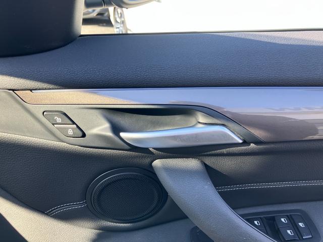Ｘ１ ｓＤｒｉｖｅ　１８ｉ　ｘライン　【正規認定中古車】【全国正規ディーラー保証付／２年・走行距離無制限】１８ＡＷ　バックカメラ　コンフォートアクセス　禁煙車　黒半革Ｐシート　Ｂｌｕｅｔｏｏｔｈ　アンビエントライト　パーキングアシスト（13枚目）