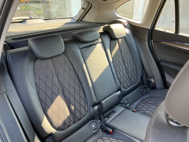 Ｘ１ ｓＤｒｉｖｅ　１８ｉ　ｘライン　【正規認定中古車】【全国正規ディーラー保証付／２年・走行距離無制限】１８ＡＷ　バックカメラ　コンフォートアクセス　禁煙車　黒半革Ｐシート　Ｂｌｕｅｔｏｏｔｈ　アンビエントライト　パーキングアシスト（18枚目）