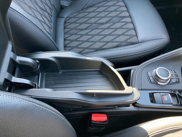 Ｘ１ ｓＤｒｉｖｅ　１８ｉ　ｘライン　【正規認定中古車】【全国正規ディーラー保証付／２年・走行距離無制限】１８ＡＷ　バックカメラ　コンフォートアクセス　禁煙車　黒半革Ｐシート　Ｂｌｕｅｔｏｏｔｈ　アンビエントライト　パーキングアシスト（22枚目）