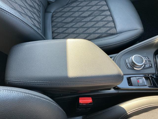 Ｘ１ ｓＤｒｉｖｅ　１８ｉ　ｘライン　【正規認定中古車】【全国正規ディーラー保証付／２年・走行距離無制限】１８ＡＷ　バックカメラ　コンフォートアクセス　禁煙車　黒半革Ｐシート　Ｂｌｕｅｔｏｏｔｈ　アンビエントライト　パーキングアシスト（23枚目）