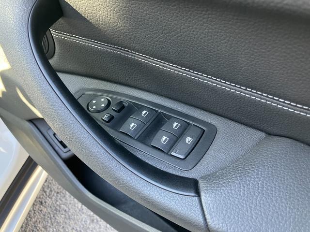 Ｘ１ ｓＤｒｉｖｅ　１８ｉ　ｘライン　【正規認定中古車】【全国正規ディーラー保証付／２年・走行距離無制限】１８ＡＷ　バックカメラ　コンフォートアクセス　禁煙車　黒半革Ｐシート　Ｂｌｕｅｔｏｏｔｈ　アンビエントライト　パーキングアシスト（29枚目）