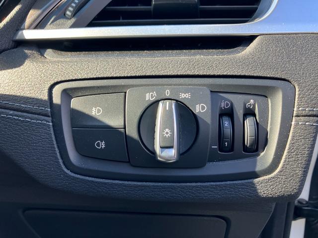 Ｘ１ ｓＤｒｉｖｅ　１８ｉ　ｘライン　【正規認定中古車】【全国正規ディーラー保証付／２年・走行距離無制限】１８ＡＷ　バックカメラ　コンフォートアクセス　禁煙車　黒半革Ｐシート　Ｂｌｕｅｔｏｏｔｈ　アンビエントライト　パーキングアシスト（48枚目）