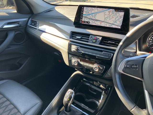 Ｘ１ ｓＤｒｉｖｅ　１８ｉ　ｘライン　【正規認定中古車】【全国正規ディーラー保証付／２年・走行距離無制限】１８ＡＷ　バックカメラ　コンフォートアクセス　禁煙車　黒半革Ｐシート　Ｂｌｕｅｔｏｏｔｈ　アンビエントライト　パーキングアシスト（50枚目）