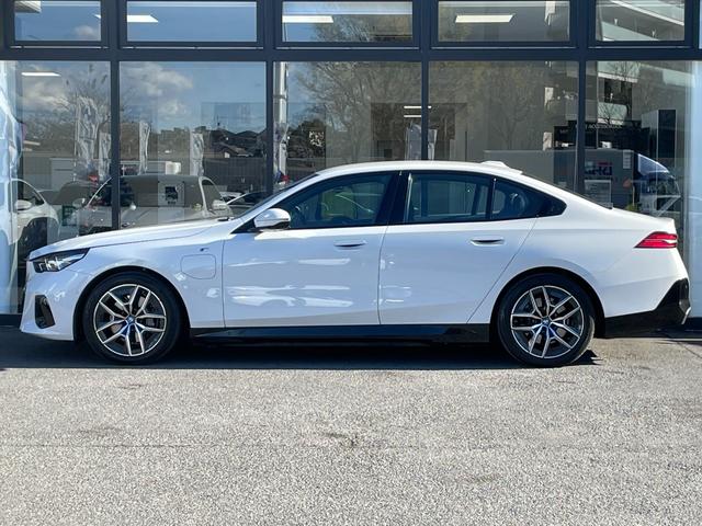 i5 eDrive 40 Mスポーツ 【正規認定中古車】【全国正規ディーラー保証付/2年・走行距離無制限】19AW コンフォートアクセス Mスポーツパッケージ 全席シートヒーター インテリアカメラ アダプティブLEDライト フルセグTV(7枚目)