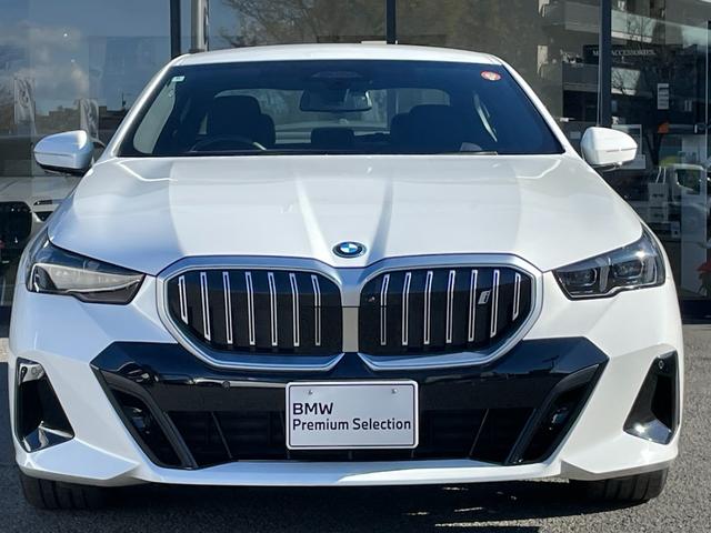 i5 eDrive 40 Mスポーツ 【正規認定中古車】【全国正規ディーラー保証付/2年・走行距離無制限】19AW コンフォートアクセス Mスポーツパッケージ 全席シートヒーター インテリアカメラ アダプティブLEDライト フルセグTV(10枚目)