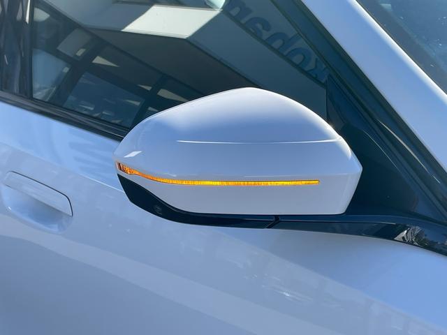 i5 eDrive 40 Mスポーツ 【正規認定中古車】【全国正規ディーラー保証付/2年・走行距離無制限】19AW コンフォートアクセス Mスポーツパッケージ 全席シートヒーター インテリアカメラ アダプティブLEDライト フルセグTV(17枚目)