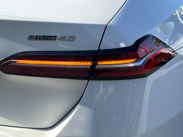 i5 eDrive 40 Mスポーツ 【正規認定中古車】【全国正規ディーラー保証付/2年・走行距離無制限】19AW コンフォートアクセス Mスポーツパッケージ 全席シートヒーター インテリアカメラ アダプティブLEDライト フルセグTV(20枚目)