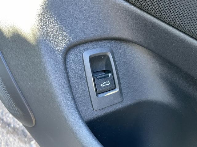 i5 eDrive 40 Mスポーツ 【正規認定中古車】【全国正規ディーラー保証付/2年・走行距離無制限】19AW コンフォートアクセス Mスポーツパッケージ 全席シートヒーター インテリアカメラ アダプティブLEDライト フルセグTV(28枚目)