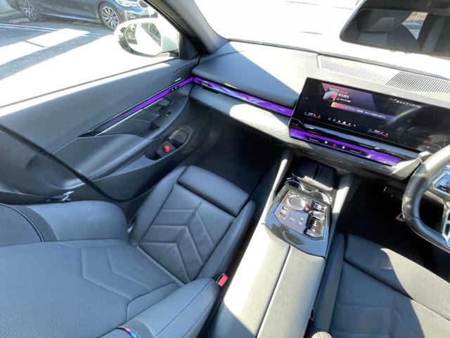 i5 eDrive 40 Mスポーツ 【正規認定中古車】【全国正規ディーラー保証付/2年・走行距離無制限】19AW コンフォートアクセス Mスポーツパッケージ 全席シートヒーター インテリアカメラ アダプティブLEDライト フルセグTV(37枚目)