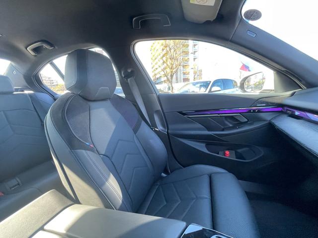 i5 eDrive 40 Mスポーツ 【正規認定中古車】【全国正規ディーラー保証付/2年・走行距離無制限】19AW コンフォートアクセス Mスポーツパッケージ 全席シートヒーター インテリアカメラ アダプティブLEDライト フルセグTV(56枚目)