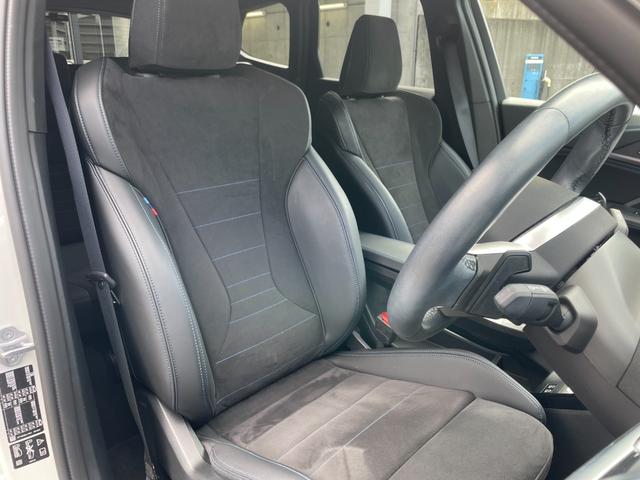 Ｘ１ ｘＤｒｉｖｅ　２０ｄ　Ｍスポーツ　【正規認定中古車】【全国正規ディーラー保証付／２年・走行距離無制限】ブラックハーフレザースポーツシート　シートヒーター　トップビューカメラ　全方位ＰＤＣ　純正前後ドラレコ　アンビエントライト（3枚目）