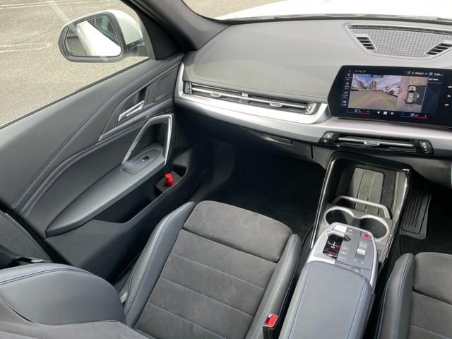 Ｘ１ ｘＤｒｉｖｅ　２０ｄ　Ｍスポーツ　【正規認定中古車】【全国正規ディーラー保証付／２年・走行距離無制限】ブラックハーフレザースポーツシート　シートヒーター　トップビューカメラ　全方位ＰＤＣ　純正前後ドラレコ　アンビエントライト（34枚目）