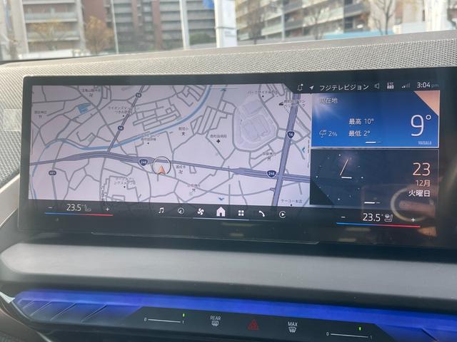 Ｘ３ 　【正規認定中古車】【全国正規ディーラー保証付／２年・走行距離無制限】パノラマサンルーフ　ステアリングヒーター　全席シートヒーター　ｈａｒｍａｎ／ｋａｒｄｏｎ　トップビューカメラ　全方位ＰＤＣ（8枚目）