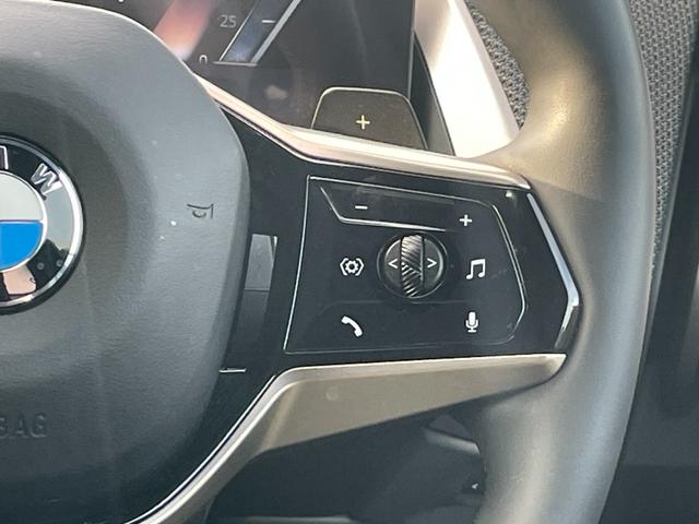 Ｘ３ 　【正規認定中古車】【全国正規ディーラー保証付／２年・走行距離無制限】パノラマサンルーフ　ステアリングヒーター　全席シートヒーター　ｈａｒｍａｎ／ｋａｒｄｏｎ　トップビューカメラ　全方位ＰＤＣ（10枚目）