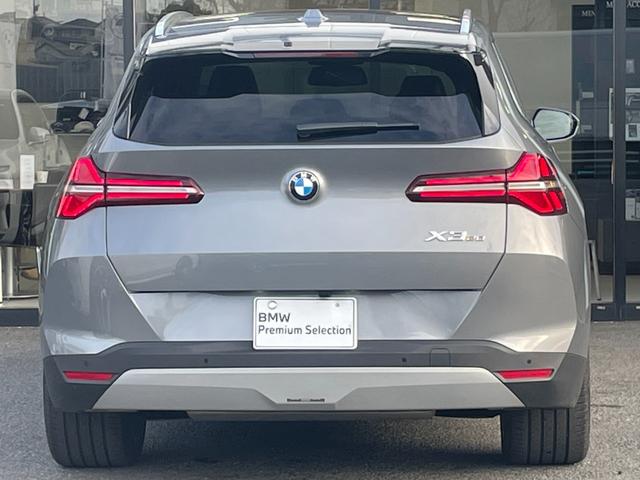 Ｘ３ 　【正規認定中古車】【全国正規ディーラー保証付／２年・走行距離無制限】パノラマサンルーフ　ステアリングヒーター　全席シートヒーター　ｈａｒｍａｎ／ｋａｒｄｏｎ　トップビューカメラ　全方位ＰＤＣ（14枚目）