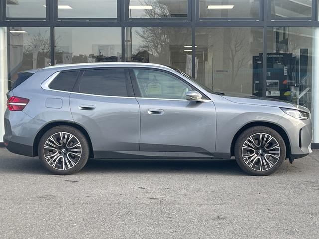 Ｘ３ 　【正規認定中古車】【全国正規ディーラー保証付／２年・走行距離無制限】パノラマサンルーフ　ステアリングヒーター　全席シートヒーター　ｈａｒｍａｎ／ｋａｒｄｏｎ　トップビューカメラ　全方位ＰＤＣ（16枚目）